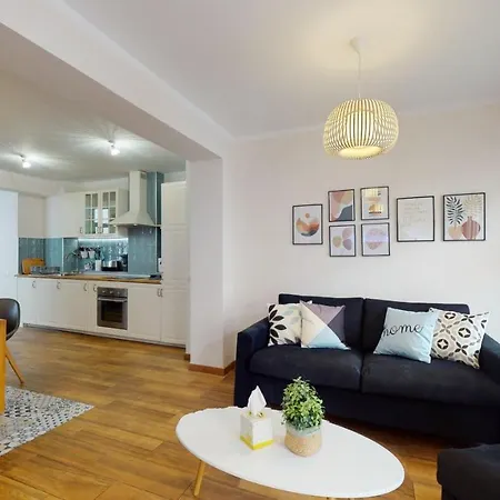 Vintage Luxury City Center Apartment